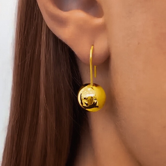 boutique Jewelry - ⚜️[𝟯/$𝟮𝟴]⚜️Large Ball Acrylic Earrings NEW